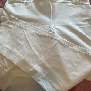 Chico’s 2.5 White Perfect Stretch Ankle Pants